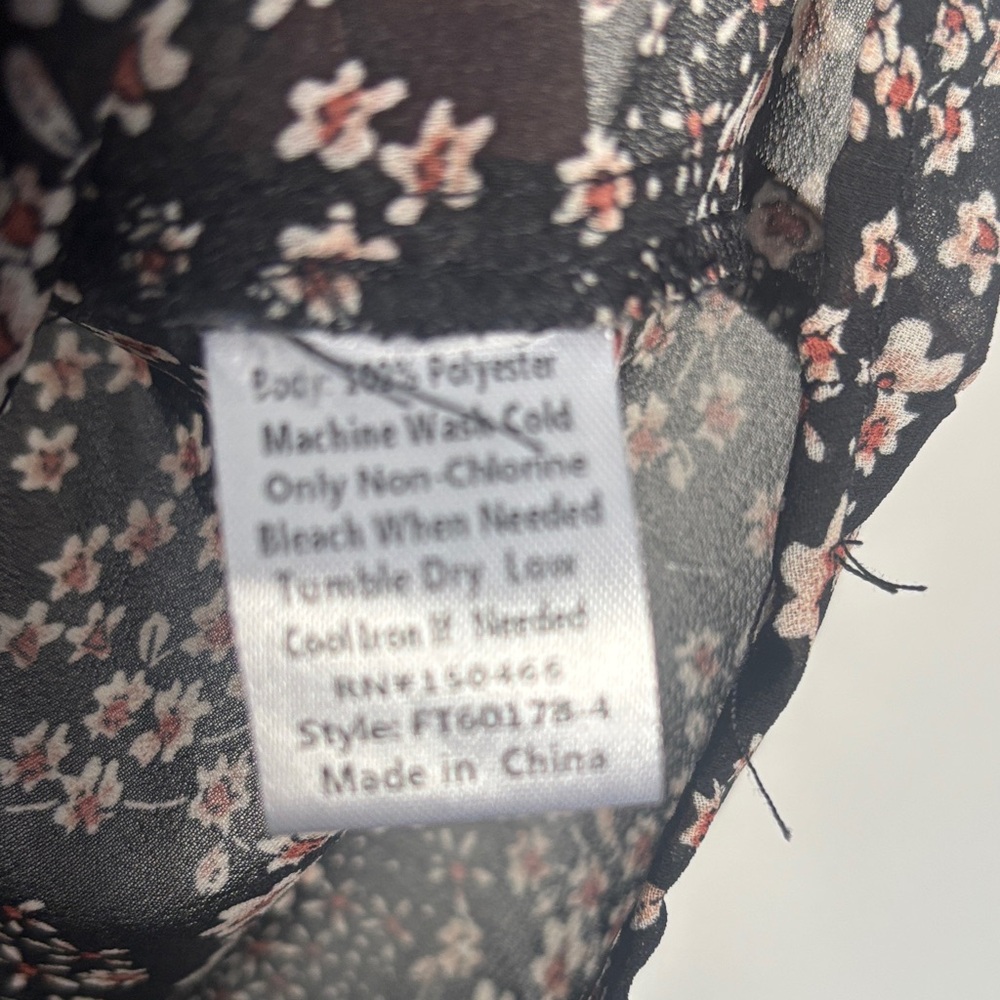 Floral cap sleeve Women's Top - Picture 5 of 5